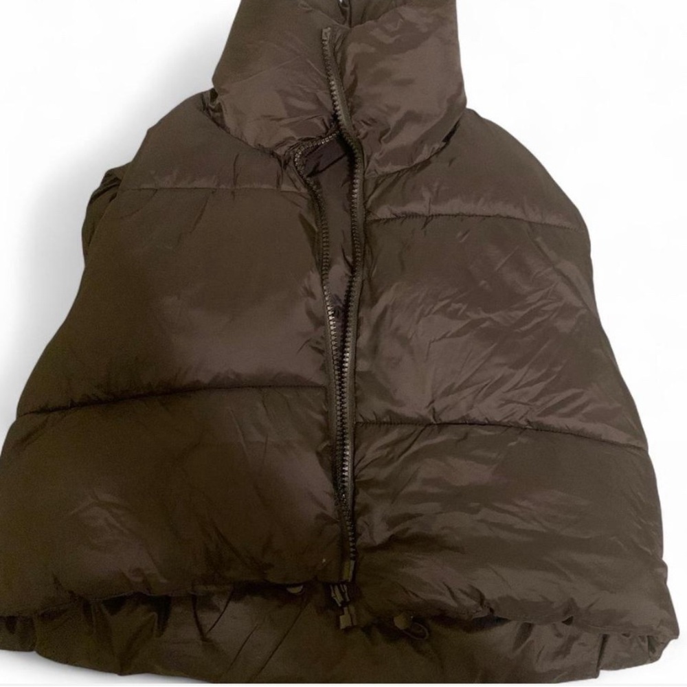 Urban Outfitters Black Cropped Puffer Vest